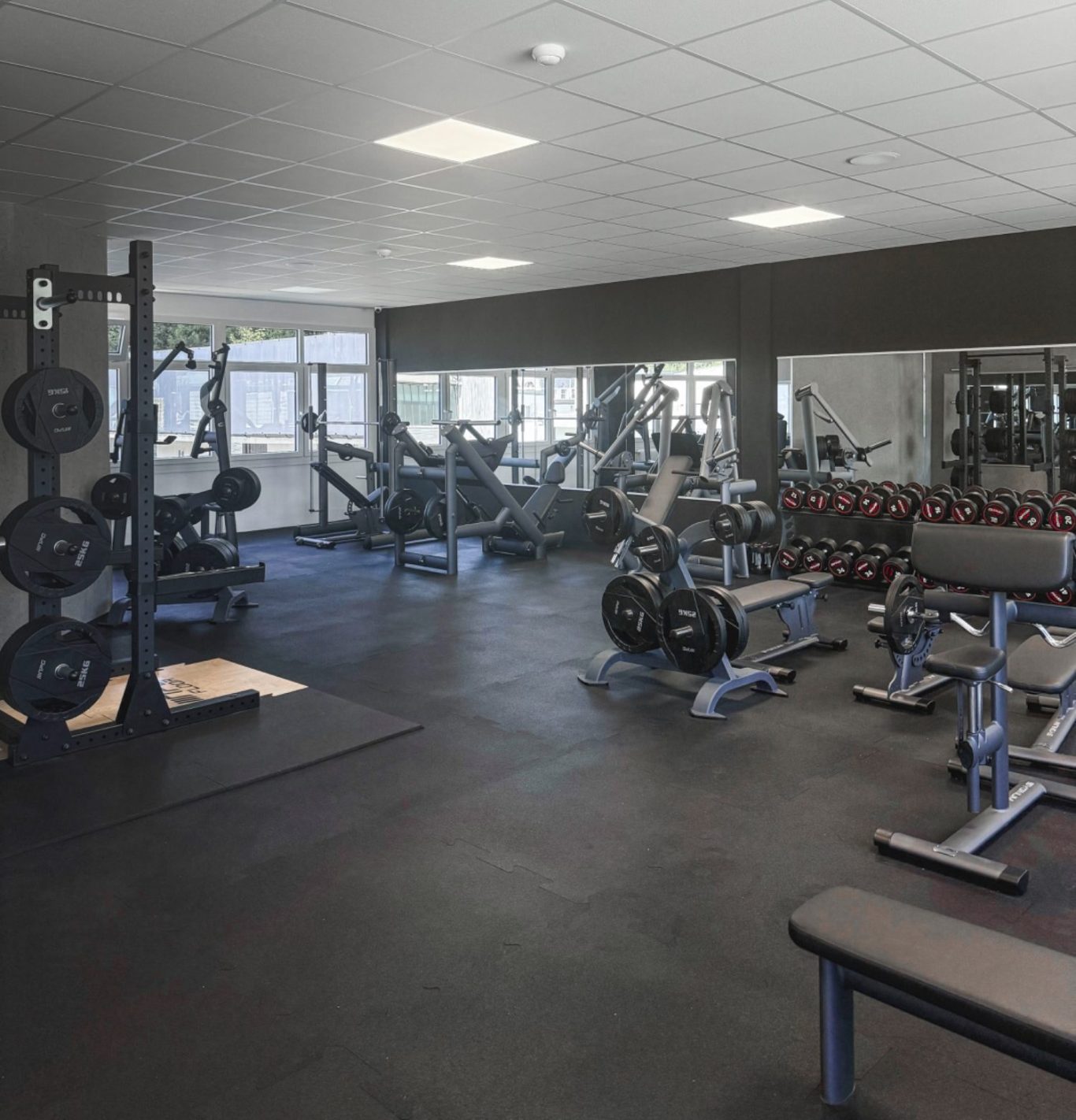 Plate-Loaded-Geräte im Fitnessclub Meschede